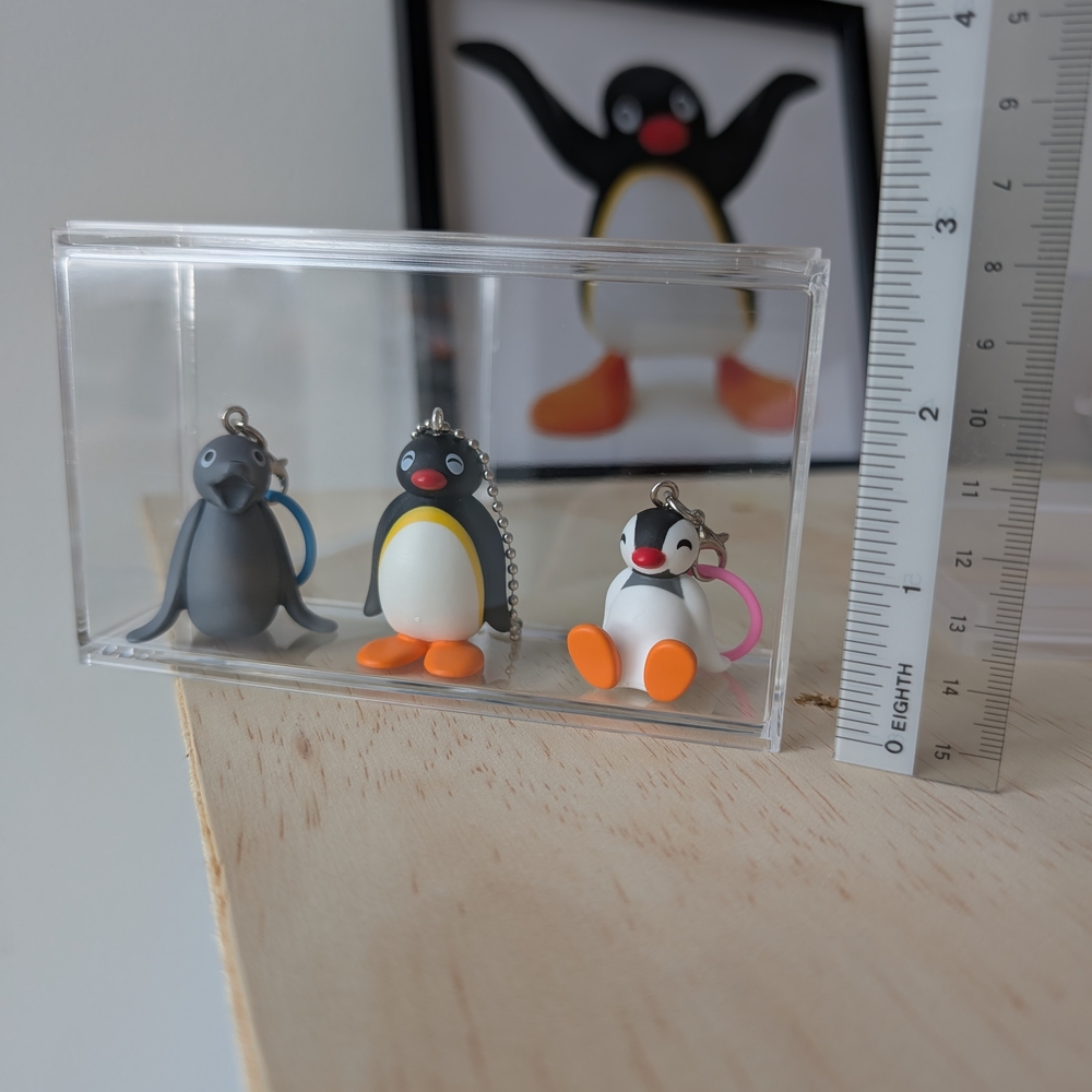 Pingu & Friends Keychain Set - Robby Pingu Pinga In Display Case (New) - Picture 3 of 4